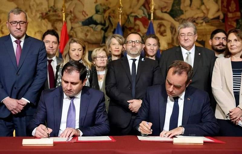 France sends weapons to Armenia amid political row with Azerbaijan