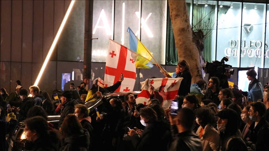 Thousands protest as Georgia passes controversial “foreign agent” bill