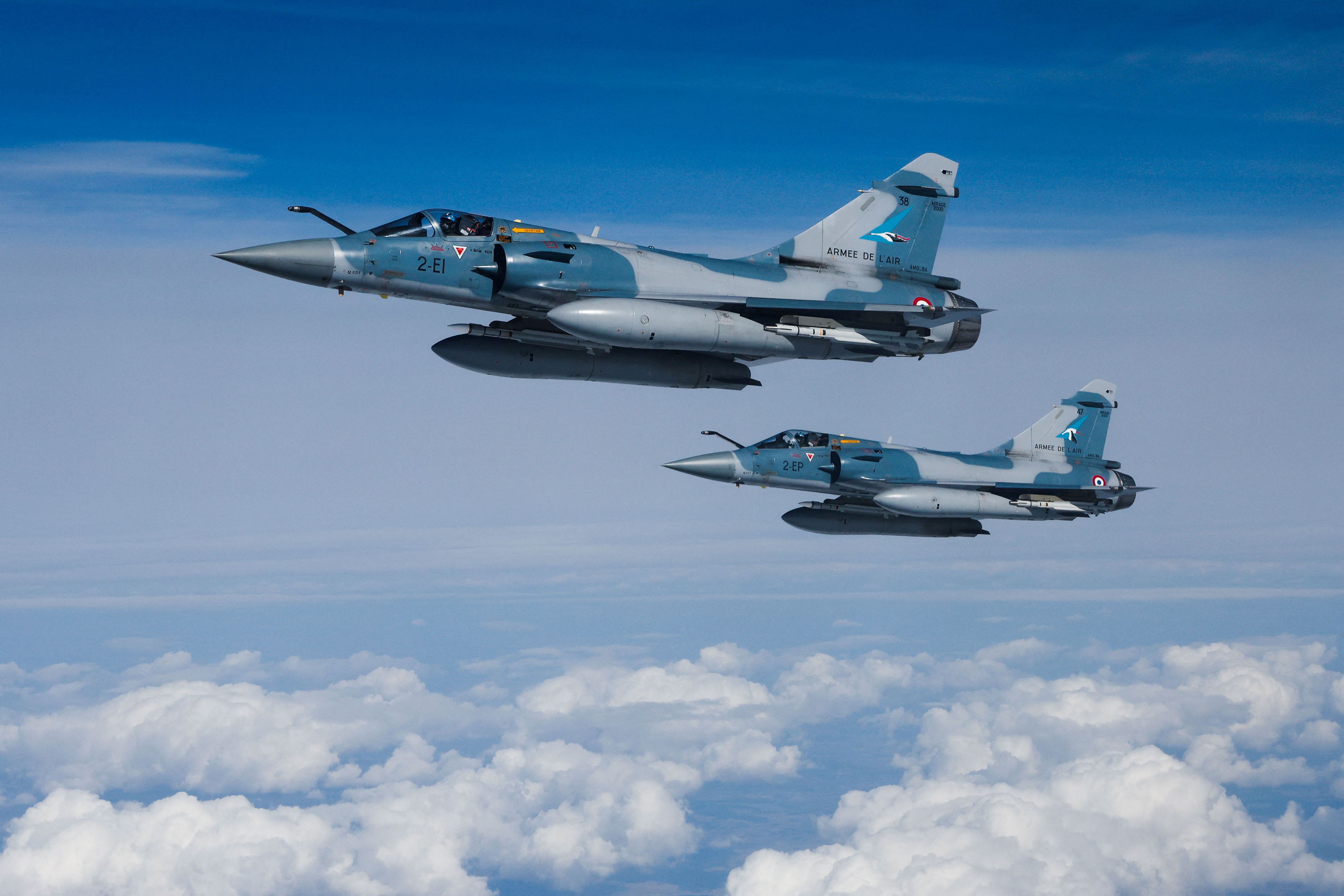 Paris will send fighter jets to Ukraine, train thousands of Ukrainian troops