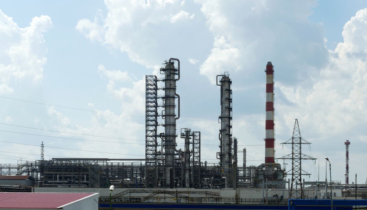 Russia halts work of key oil refinery after Ukrainian drone strikes