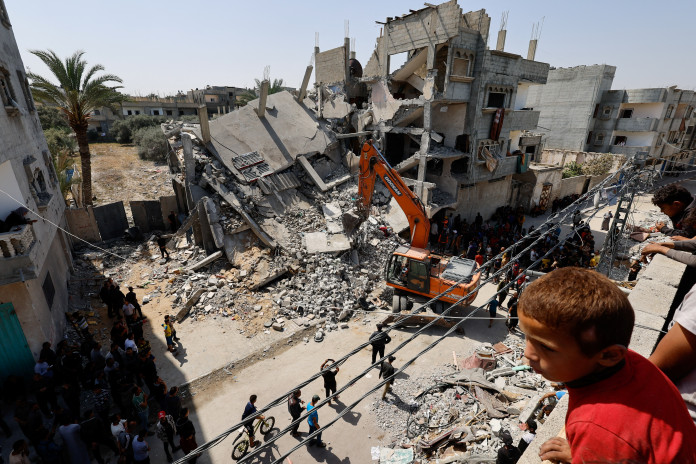 Trump suggests relocating Palestinian outside Gaza