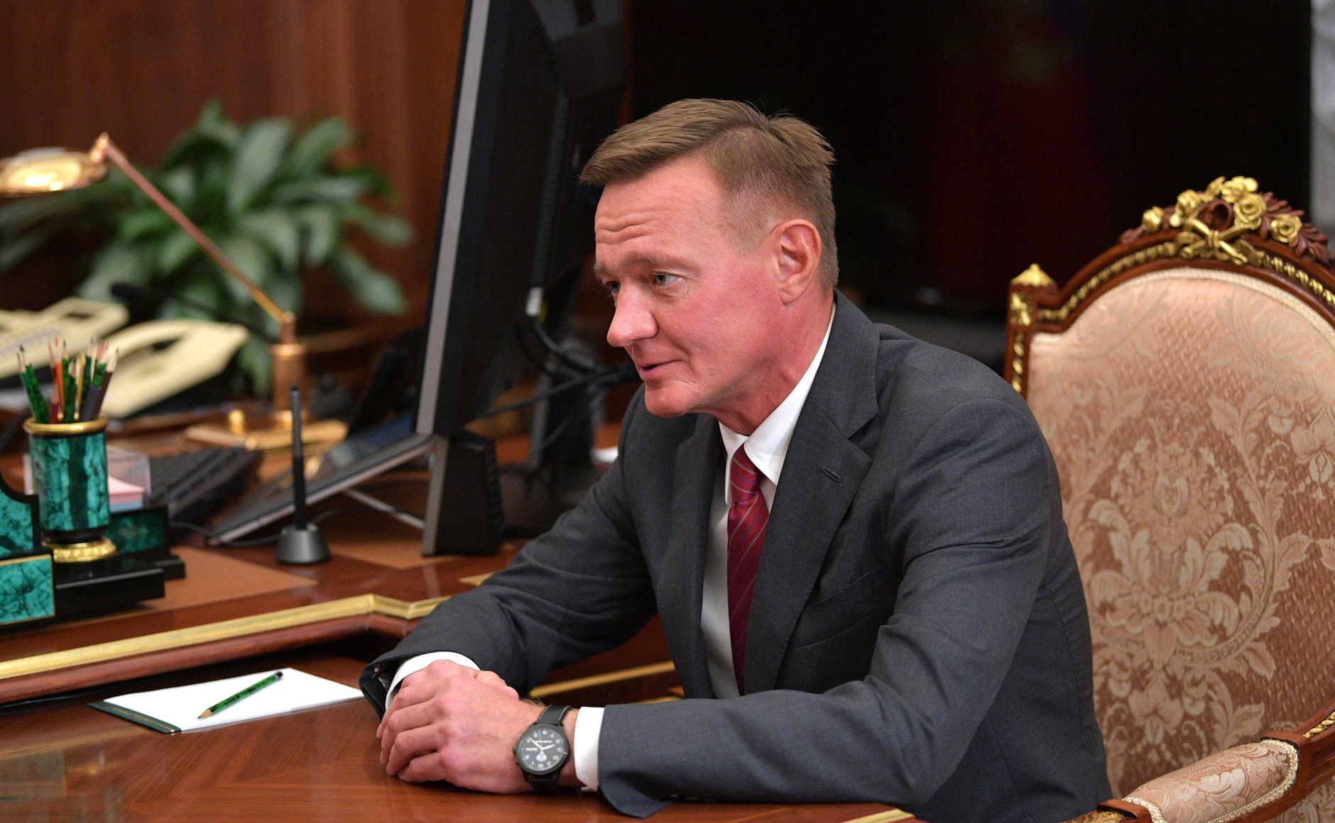 Russian minister dies from gunshot after being sacked