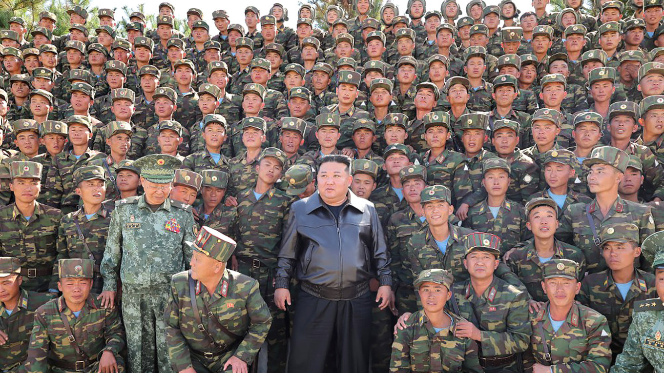 North Korean soldier commemorates Pyongyang soldiers killed in Russia's war