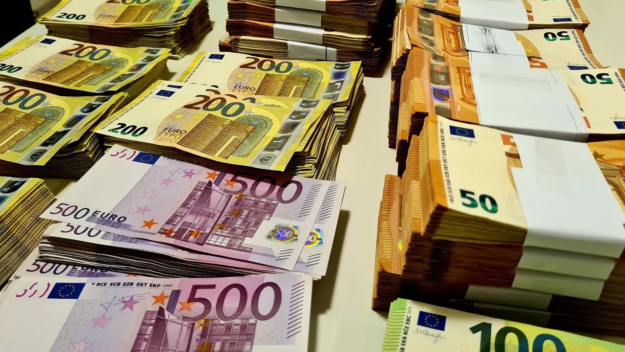 Hungary confiscates millions of euros in cash and gold from a Ukrainian convoy